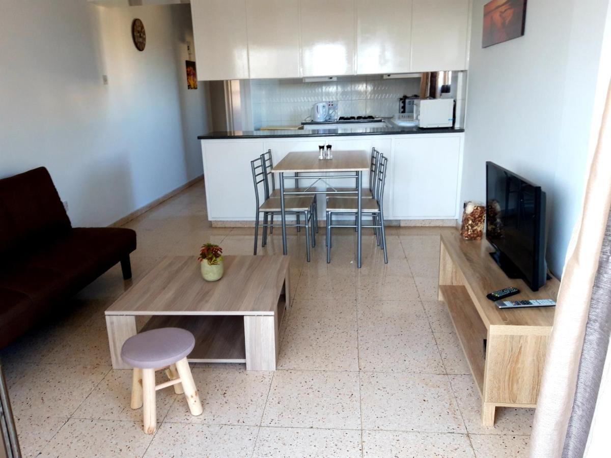 La Veranda Sea View Apartments Λάρνακα Εξωτερικό φωτογραφία